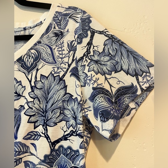 LuLaRoe Simply Comfortable Flowy Tee - Picture 3 of 6